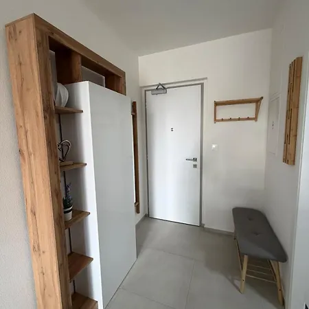 Cozy Near The Center Διαμέρισμα *
